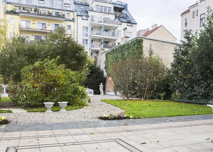 Residenz Donaucity 4*